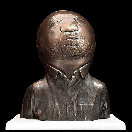 ANGUS TAYLOR, PORTRAITS OF INFLATION SERIES: NARRATIVE SELF-PORTRAIT: INFLATE 3<br />
2020, PATINATED BRONZE ON MARBLE BASE