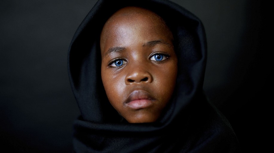 IGNATIUS MOKONE, THE GIRL WITH THE BLUE EYES 1/1
2021, PHOTOGRAPHIC PRINT ON PREMIUM LUSTRE ARCHIVAL PAPER 260GSM